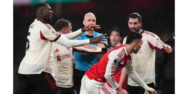 Gabriel Martinellin epäurheilijamainen käytös ottelun aikana Gabriel Martinellin epäurheilijamainen käytös ottelun aikana